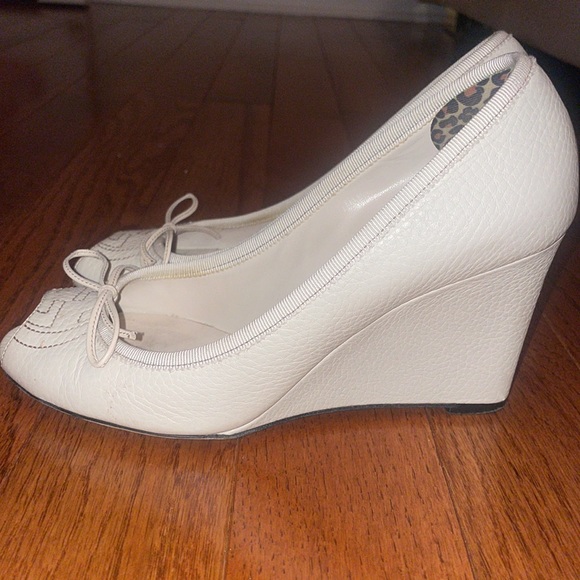 Cream Gucci Wedges - Picture 2 of 5